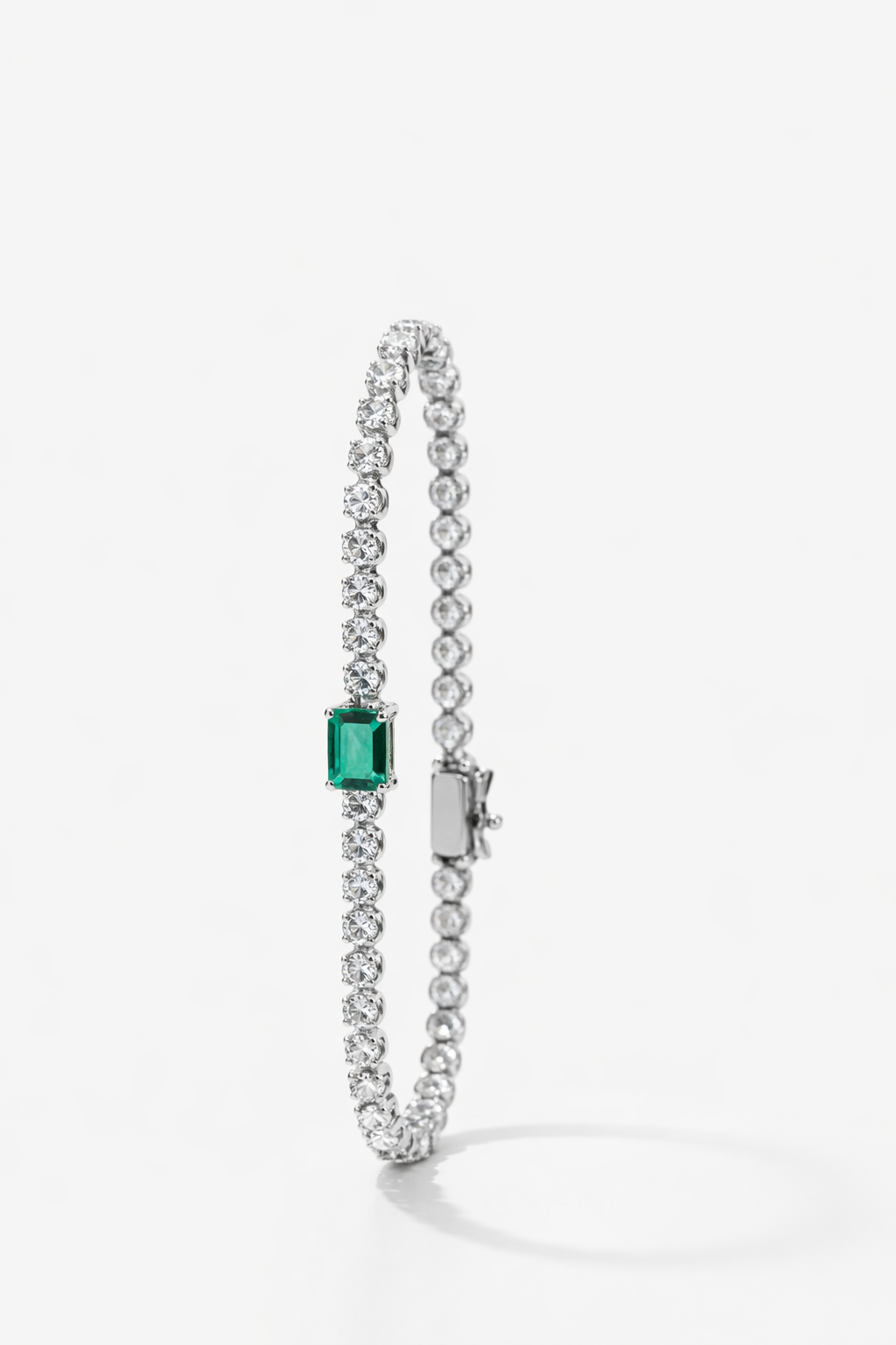 Lab Grown Round Tennis Bracelet with Lab Emerald Stone 5.40 Carats