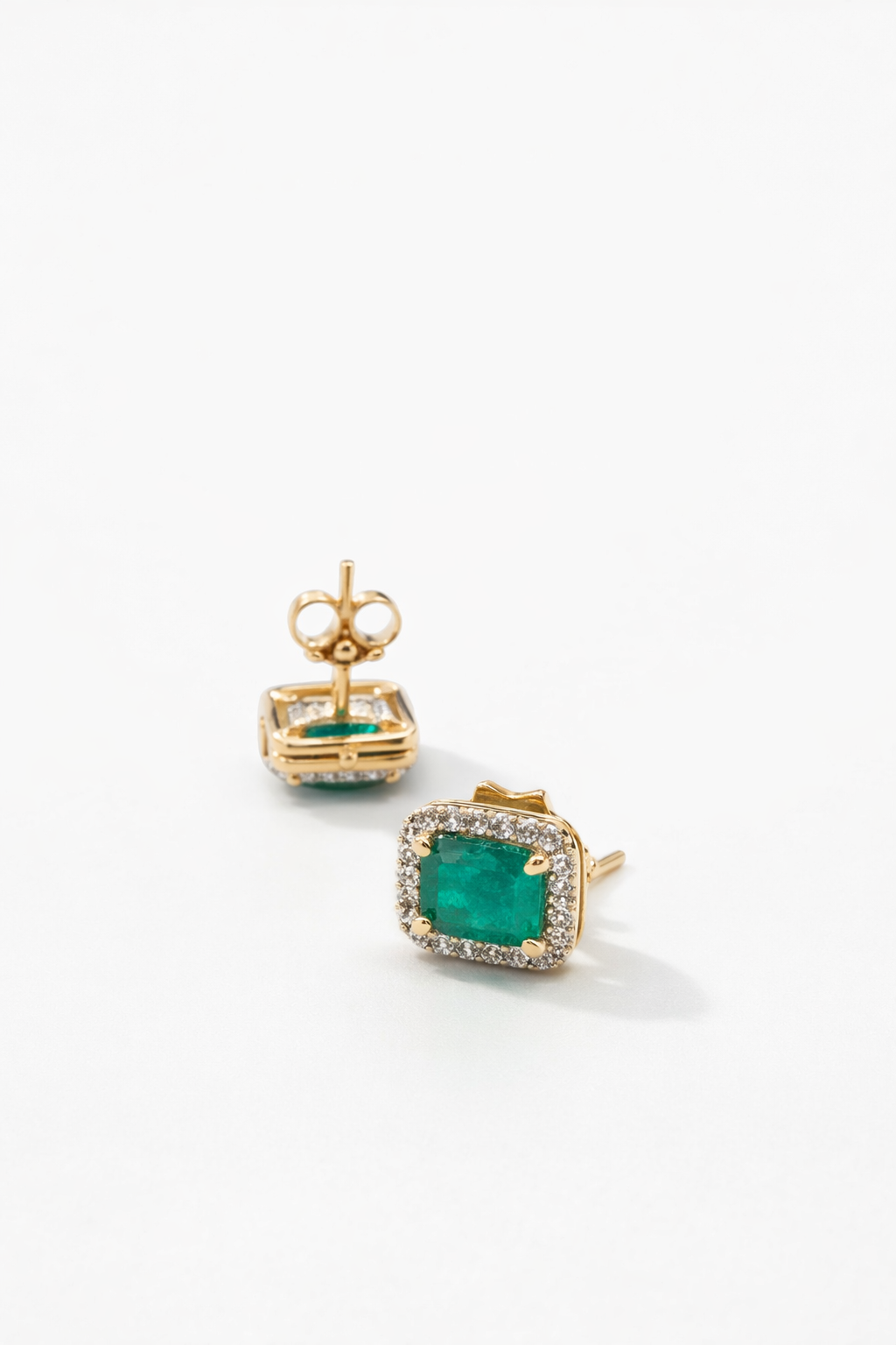 Halo Earrings With Lab Grown Diamonds & Emerald 2.5 Carats