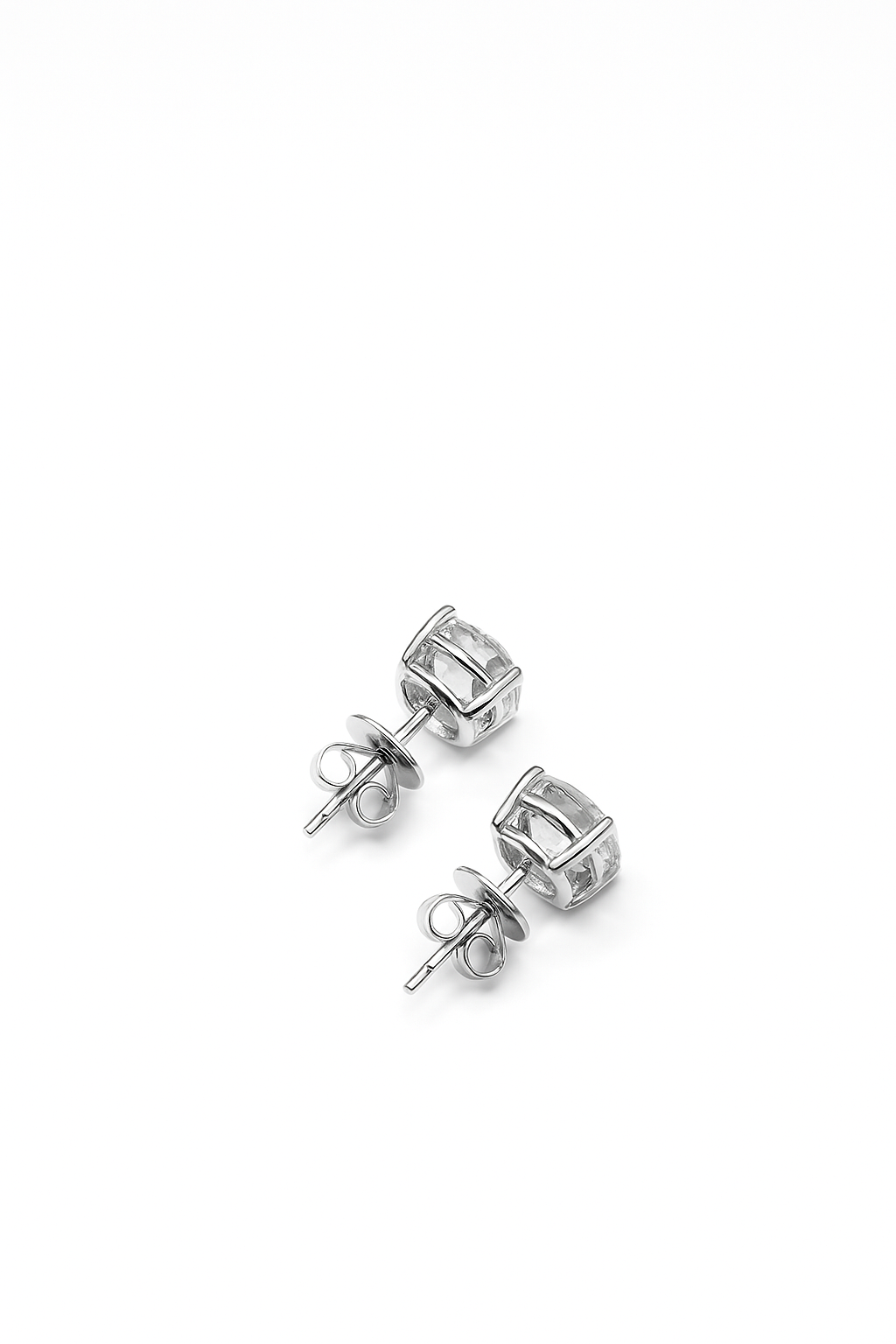 ROUND STUDS 3.0 CARATS