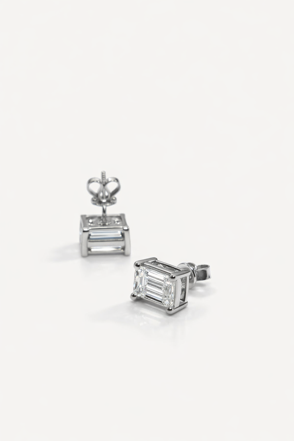 EMERALD STUDS 2.0 CARATS